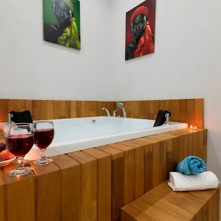 Zafar - Private Outdoor Pool Holiday home